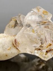 Petroleum quartz